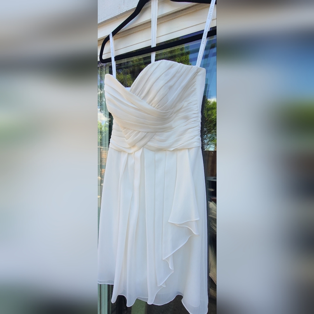 David's Bridal White Crinkle Chiffon Wedding Dress – Size 2 - Picture 7 of 17